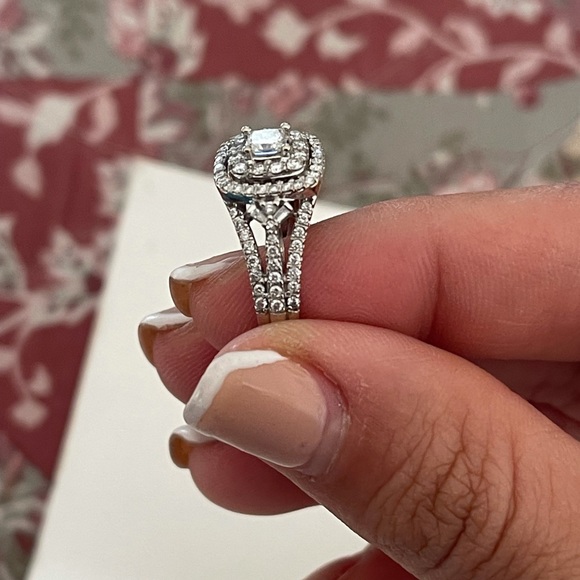 WEDDING RING SET - Picture 8 of 16